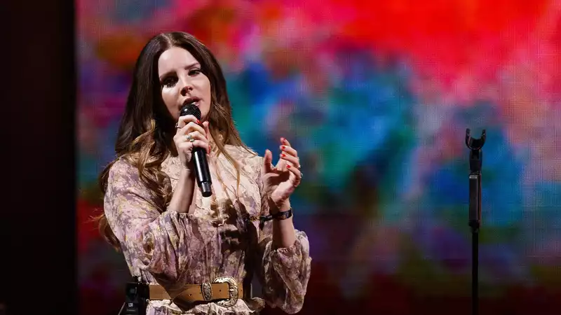 Lana del Rey releases new album "Chemtrail" at Country Club – How to Stream It