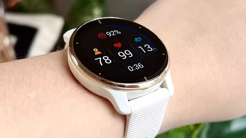 Garminは、Ces2022でVivo move Sport hybrid WATCHと一緒のVENUE2PLUSを発売します