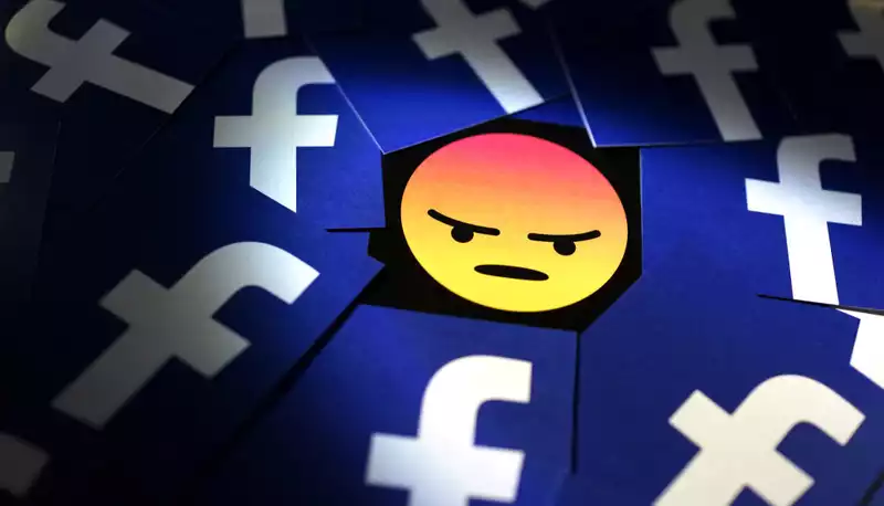 Facebook Instagram, Whatsapp Down (Update: Backup)