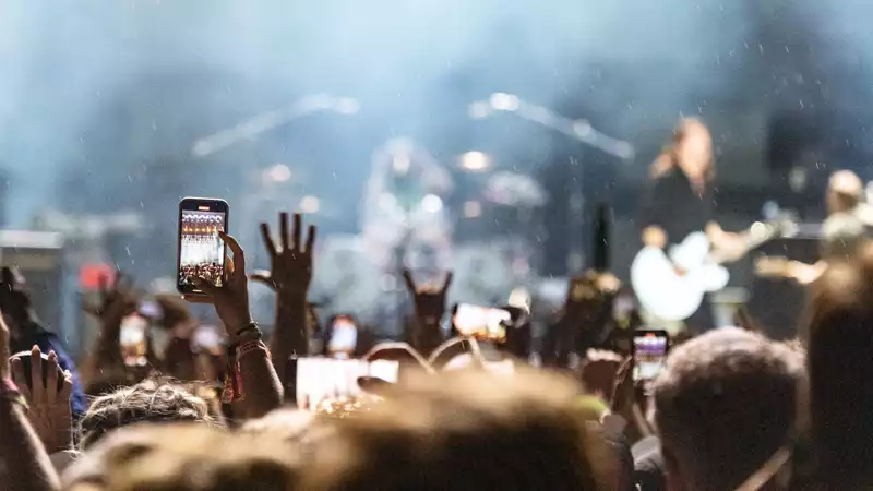 iPhone Crash Detection set off by Dancing at Music Festival