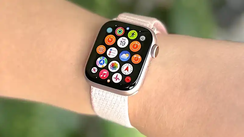 Should I wait for Apple Watch 10 or get the Apple Watch Series 9 now?