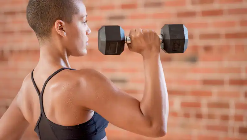 Instead of pull-ups, work the shoulders with two dumbbells and 10 minutes.