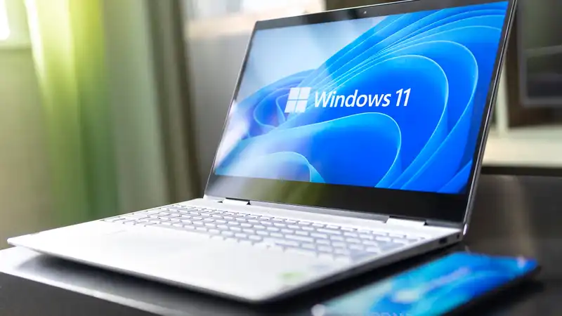 Microsoft suspended the Windows 11 24H2 update for many PCs due to crashes and freezes.